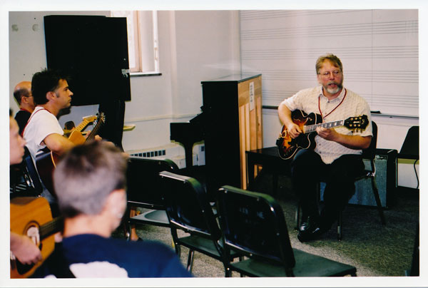 teaching-guitar-camp